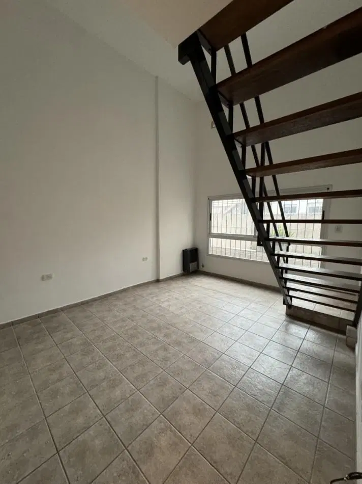 DEPARTAMENTO 3 AMBIENTES EN DUPLEX 4
