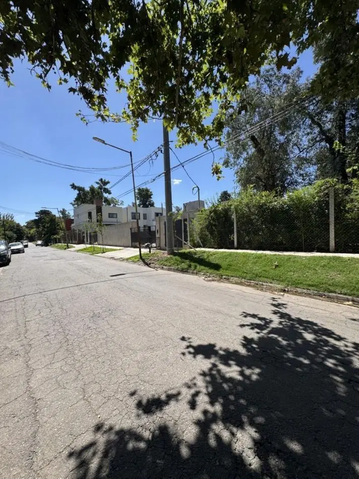 LOTE DE TERRENO 10,40 X 27 MTS EN BARRIO CERRADO CON PORTON LOS GORRIONES 2