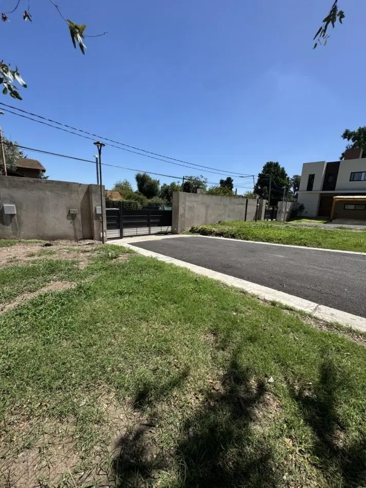 LOTE DE TERRENO 10,40 X 27 MTS EN BARRIO CERRADO CON PORTON LOS GORRIONES 7