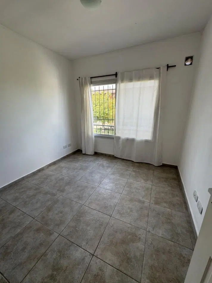 DEPARTAMENTO DOS AMBIENTES CON BALCON 3