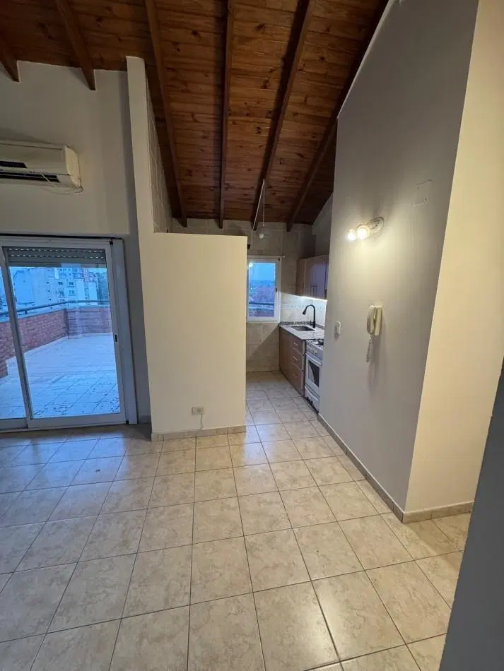 DEPARTAMENTO 3 AMBIENTES ,TERRAZA PROPIA CON PARRILLA Y COCHERA 3