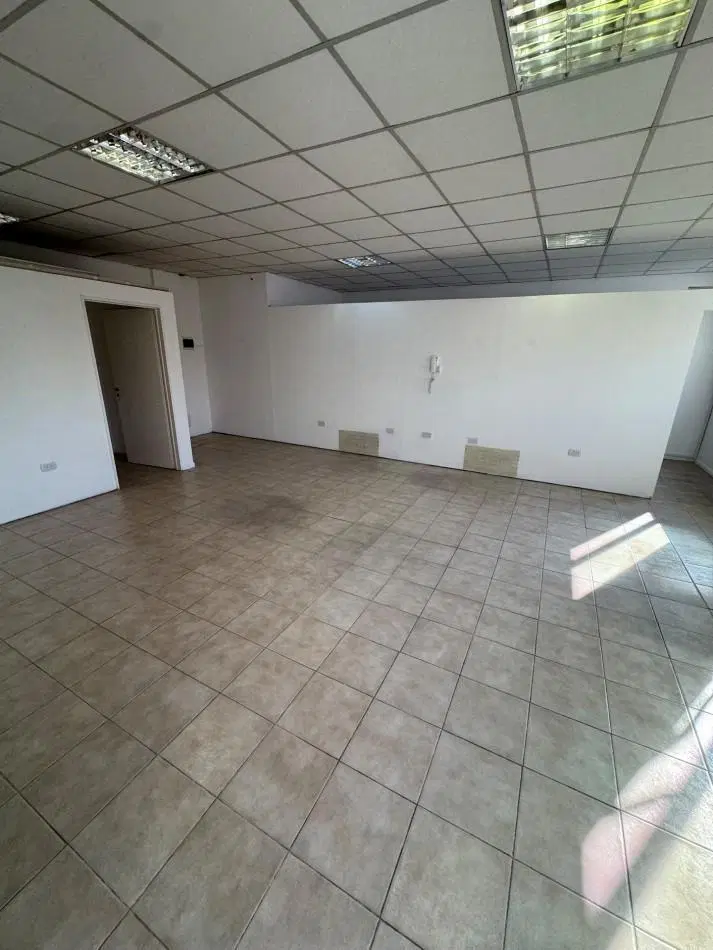EXCELENTE OFICINA COMERCIAL/ PROFESIONAL EN SAN MIGUEL 3