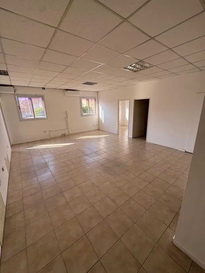 EXCELENTE OFICINA COMERCIAL/ PROFESIONAL EN SAN MIGUEL 5