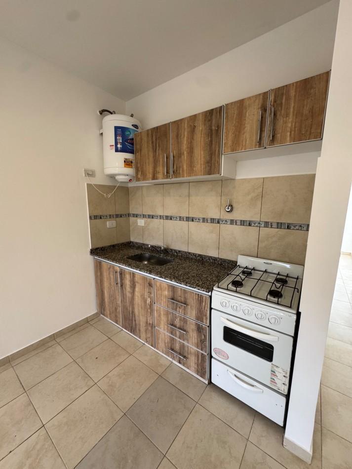 Foto de DEPARTAMENTO 2 AMBIENTES CON PATIO Y COCHERA, imagen 4
