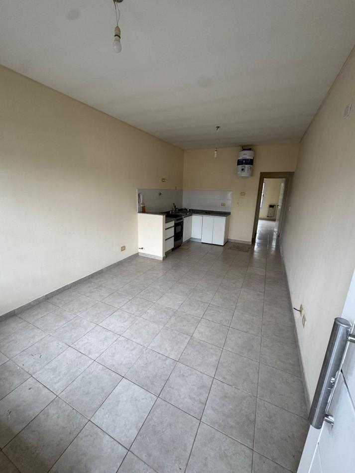 Foto de DEPARTAMENTO 2 AMBIENTES CON COCHERA, imagen 3