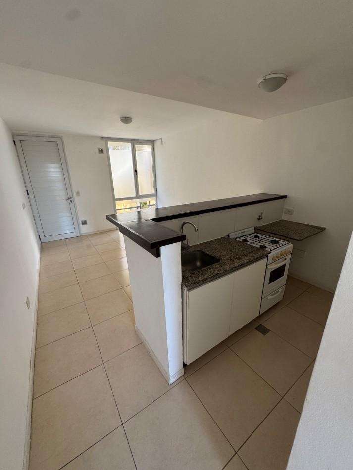 Foto de DEPARTAMENTO 2 AMBIENTES CON COCHERA EN JOSE C PAZ, imagen 3