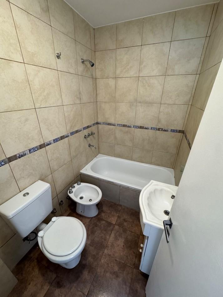 Foto de DEPARTAMENTO 2 AMBIENTES CON PATIO Y COCHERA EN VENTA, imagen 4