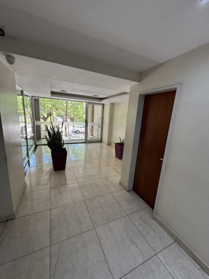 Foto de DEPARTAMENTO DOS AMBIENTES CON BALCON PARA USO PROFESIONAL, imagen 3