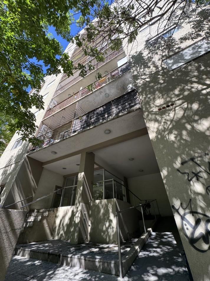 Foto de DEPARTAMENTO DOS AMBIENTES CON BALCON PARA USO PROFESIONAL, imagen 1