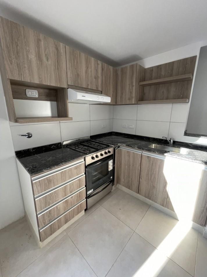Foto de DUPLEX CON PATIO PROPIO Y PARRILLA EN COMPLEJO DE CATEGORIA, imagen 5