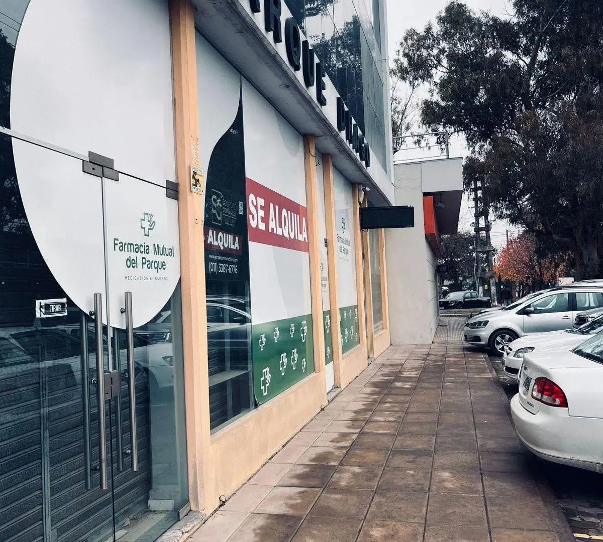 DOS LOCALES COMERCIALES CON POSIBILIDAD UNIFICAR EXCELENTE ZONA 4