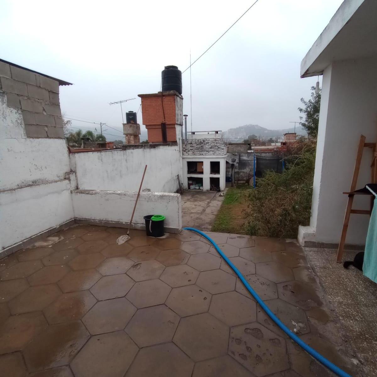 Casa 2 Dorm - B° Industrial - La Calera 3