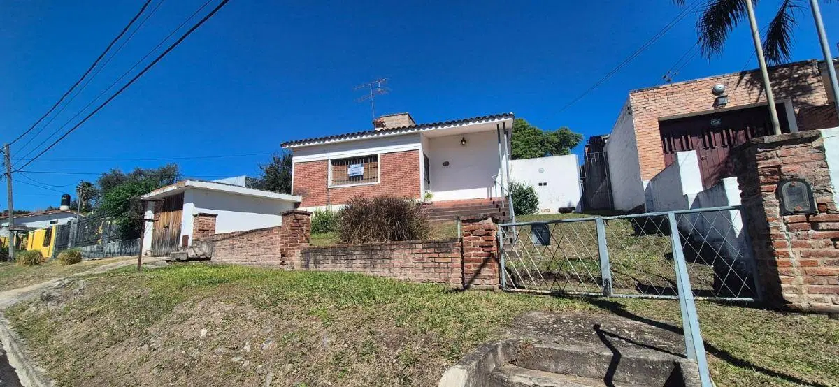 CASA 3 DORM - B° STOECKLIN - LA CALERA 3