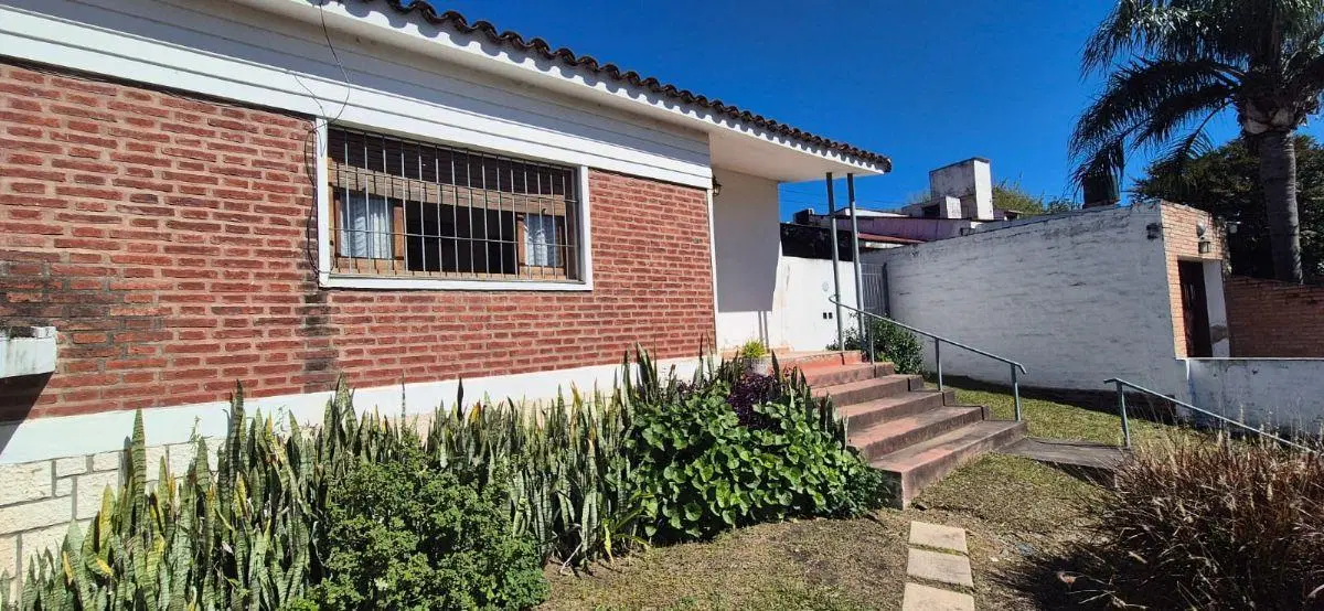 CASA 3 DORM - B° STOECKLIN - LA CALERA 2