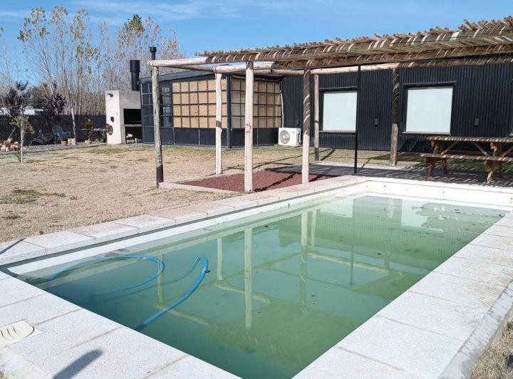 CASA EN VENTA, CANALES DE PLOTTIER 3
