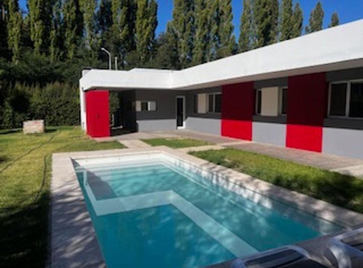 VENTA CASA 3 DORMITORIOS B° SANTA RITA PLOTTER NQN 2