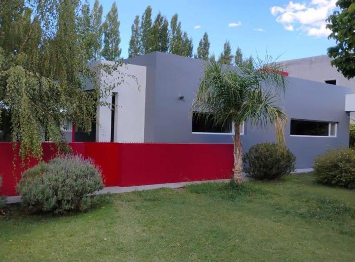 VENTA CASA 3 DORMITORIOS B° SANTA RITA PLOTTER NQN 3