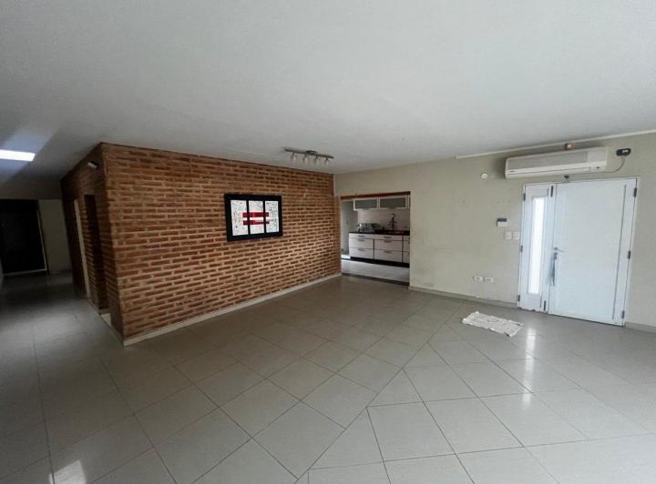 ALQUILER DE CASA- APTO COMERCIAL 3