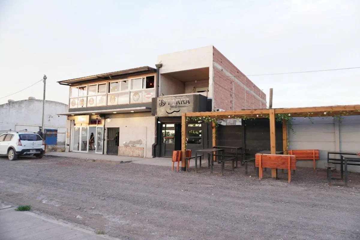 Venta Vivienda + Locales Comerciales + Bar equipad 3