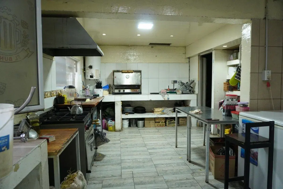 Venta Vivienda + Locales Comerciales + Bar equipad 2