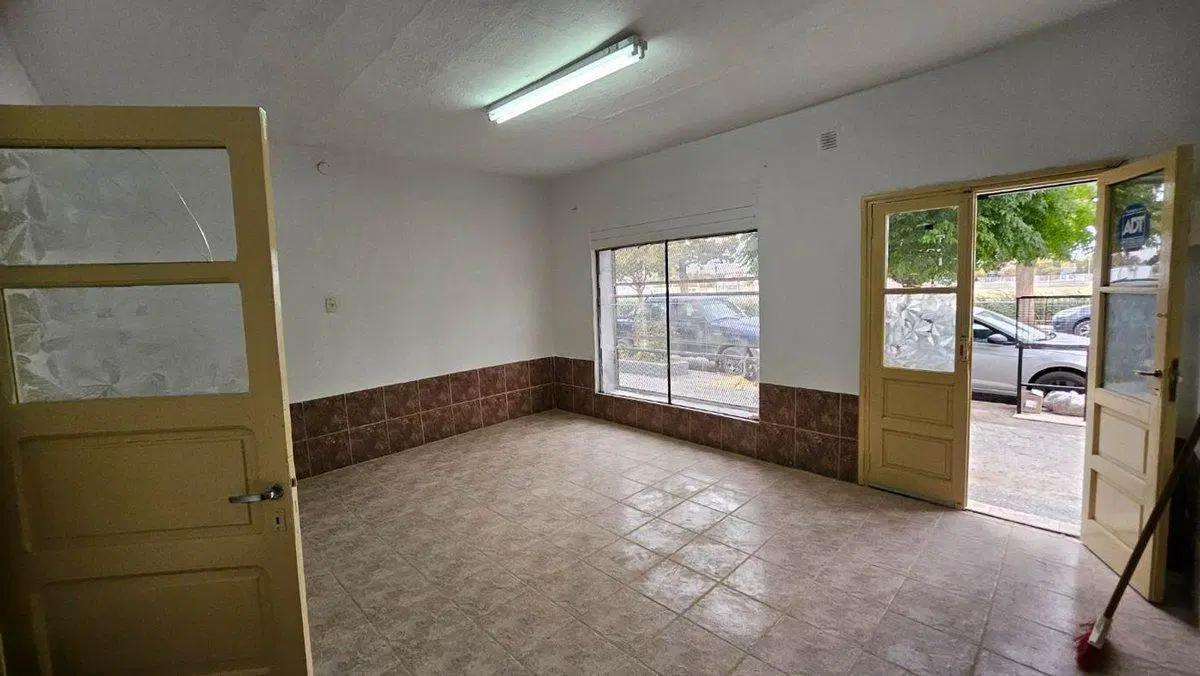 ALQUILER DE LOCAL COMERCIAL - PLOTTIER CENTRO 2