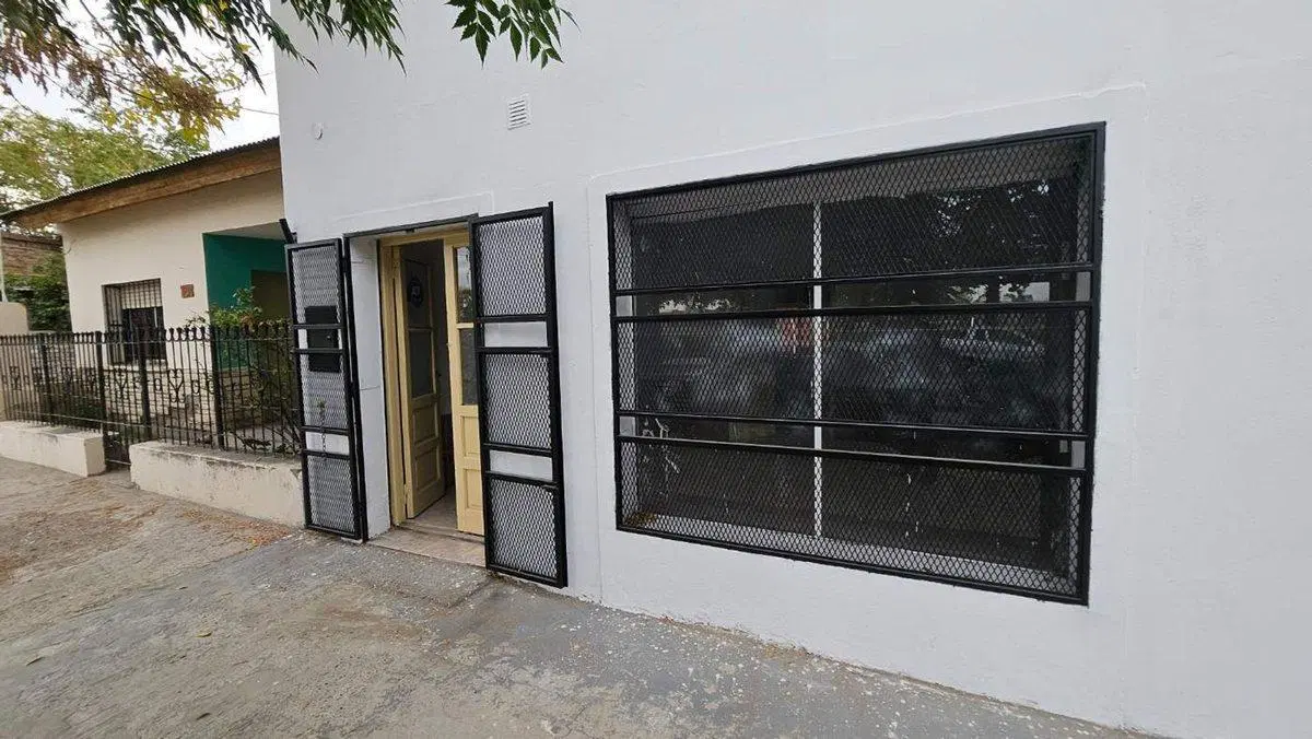 ALQUILER DE LOCAL COMERCIAL - PLOTTIER CENTRO 5