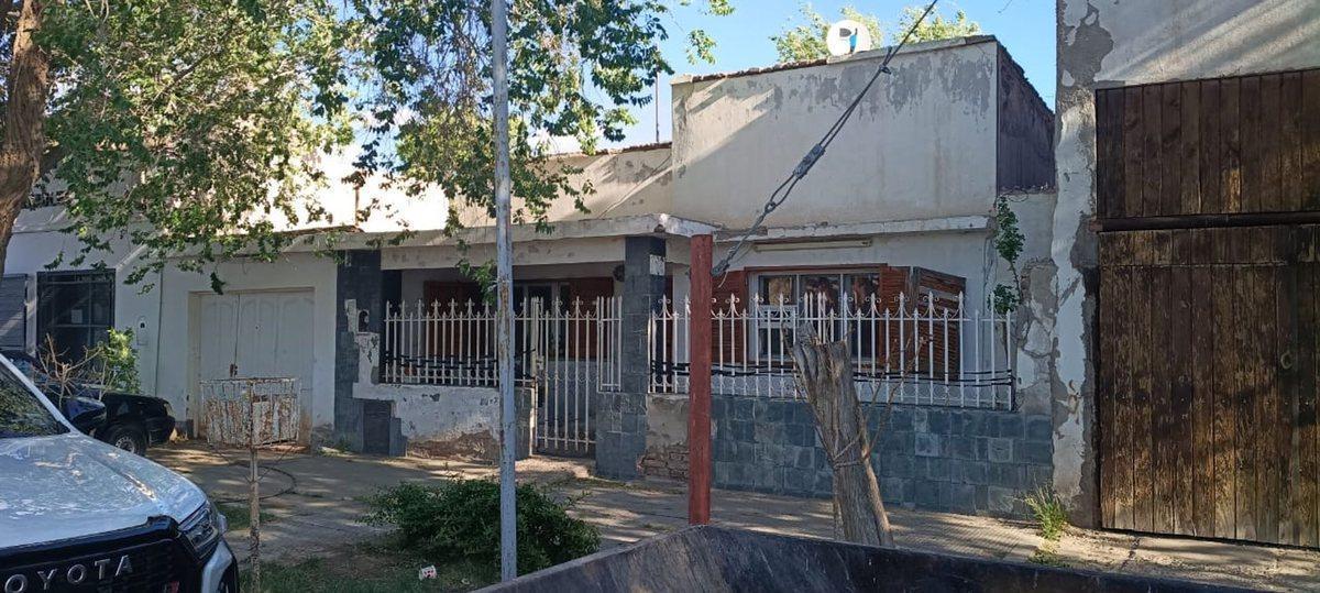 Lote 672 M2 y casa antigua en el centro Cutral Co
