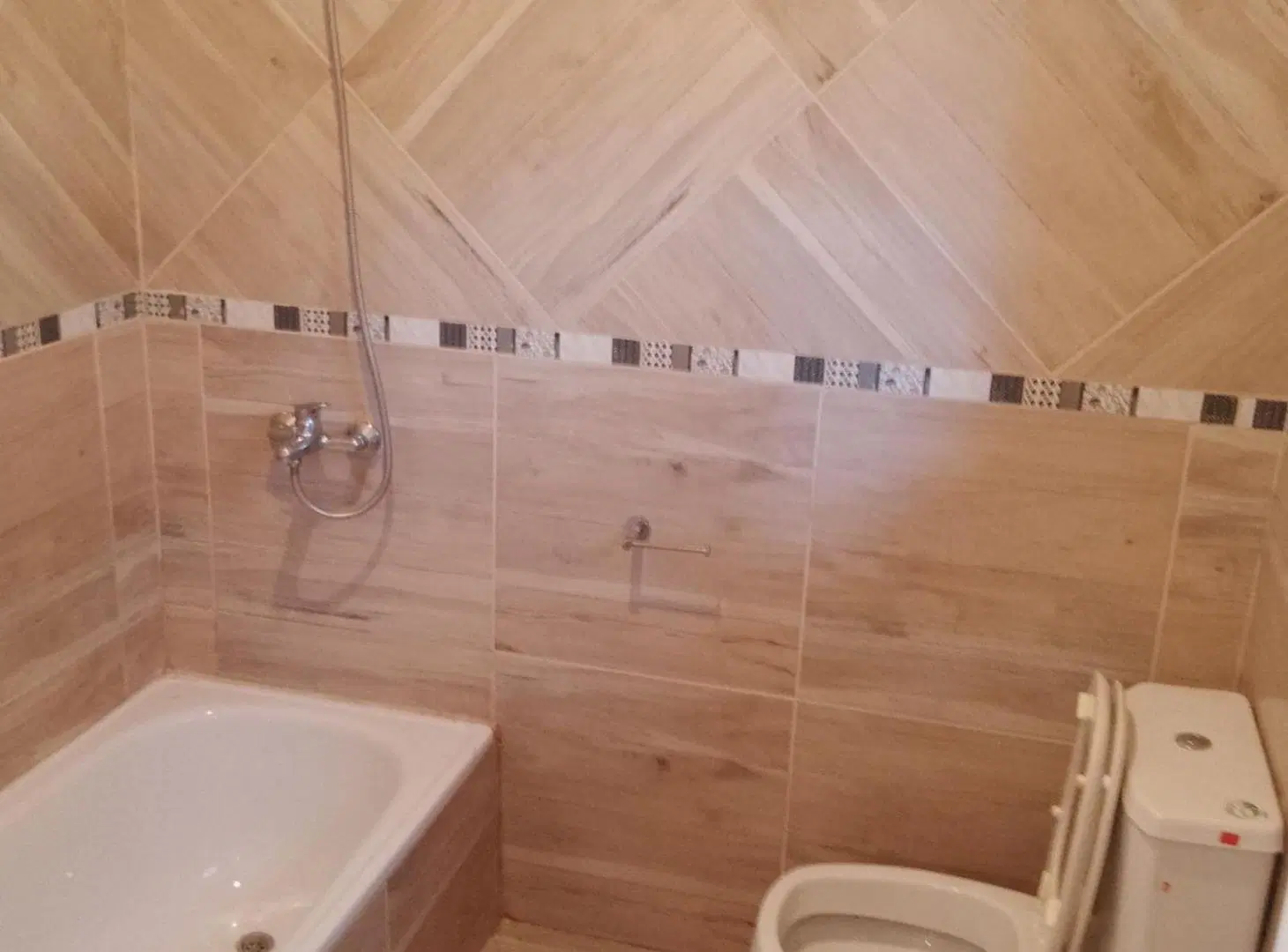 ALQUILER CASA, BATILANA 482, PLOTTIER 4