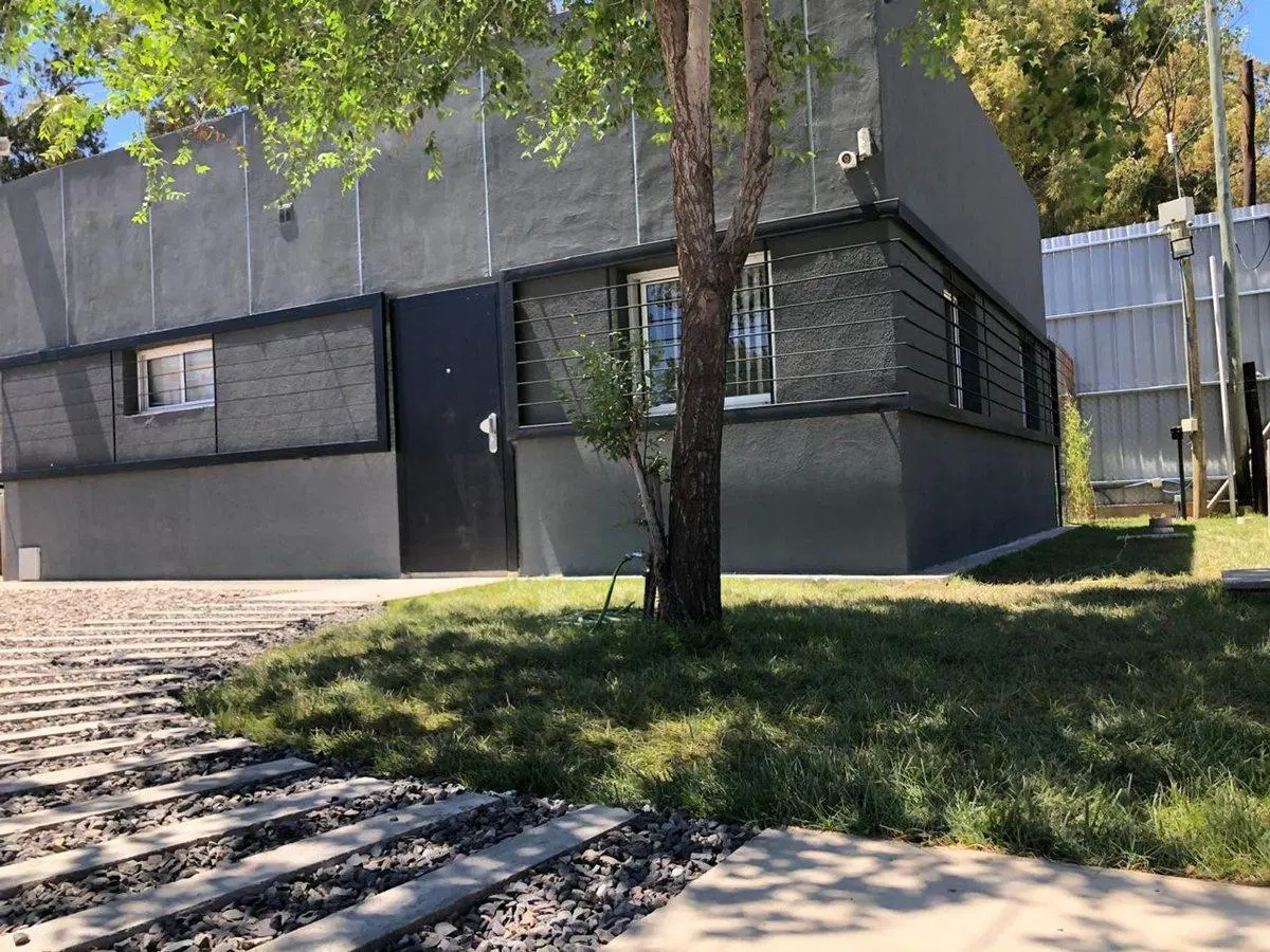 VENTA DE BASE INDUSTRIAL, PLOTTIER 2