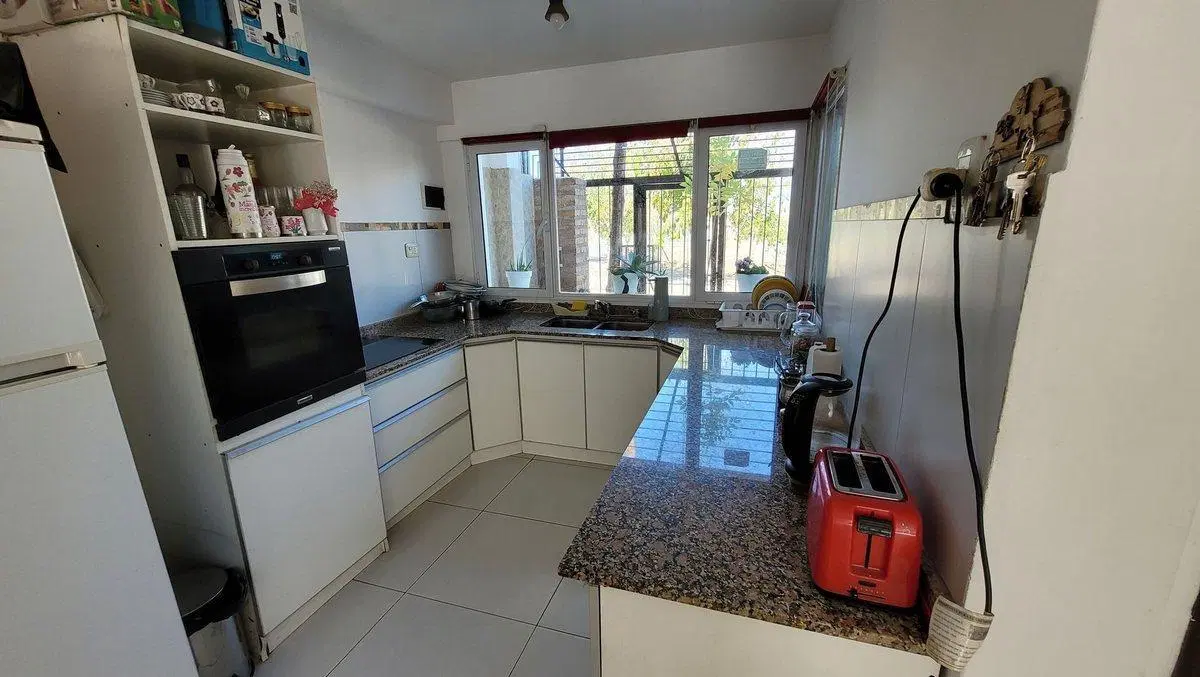 VENTA CASA 3 DORMITORIOS - PICKER 3873, NEUQUÉN 2