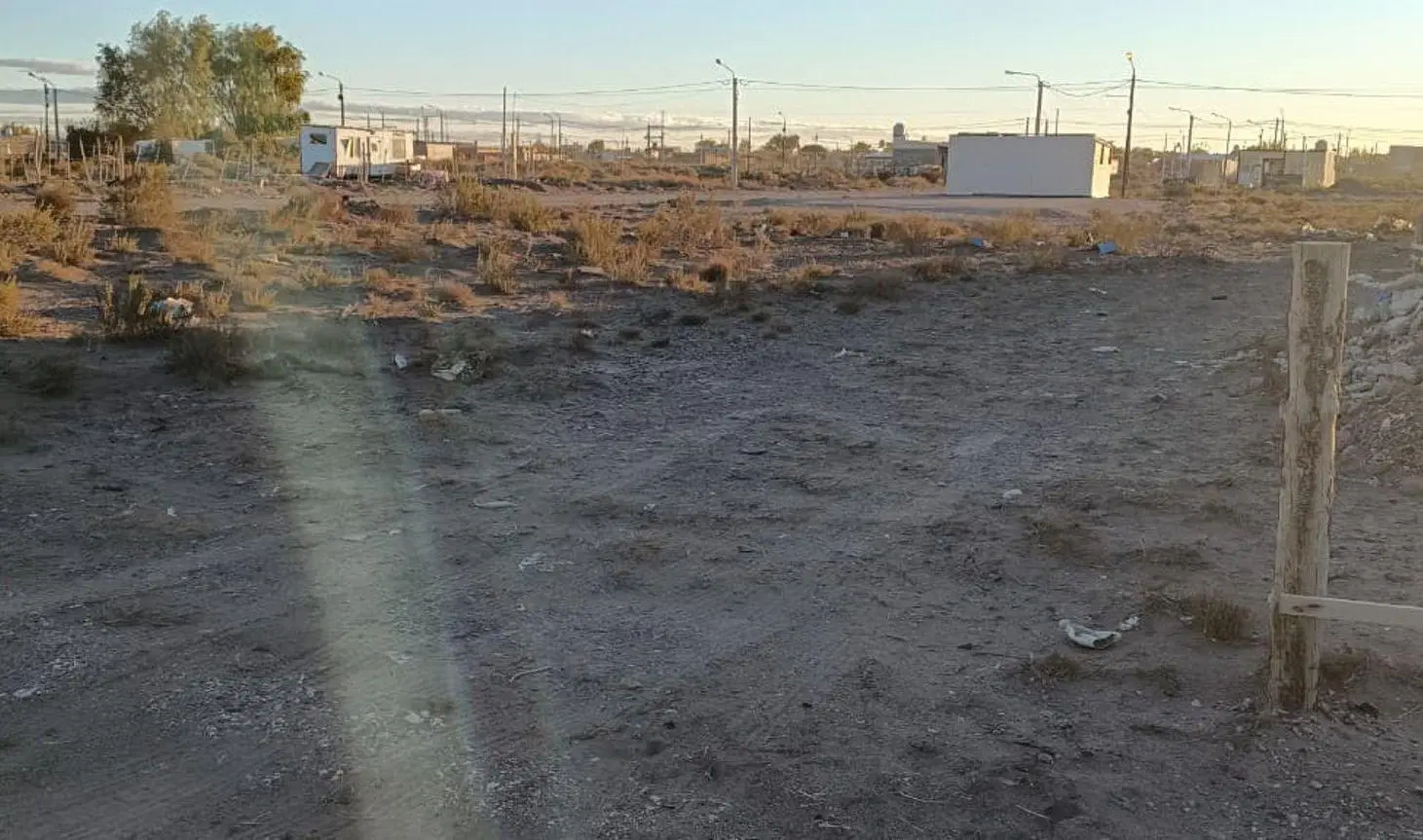 Lote 300 m2 con Escritura en Centenario 4