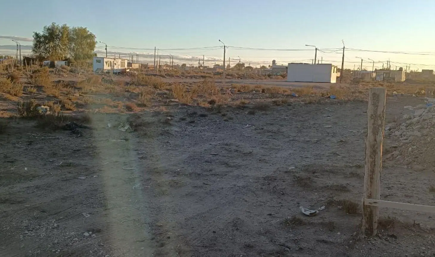 Lote 300 m2 con Escritura en Centenario 2
