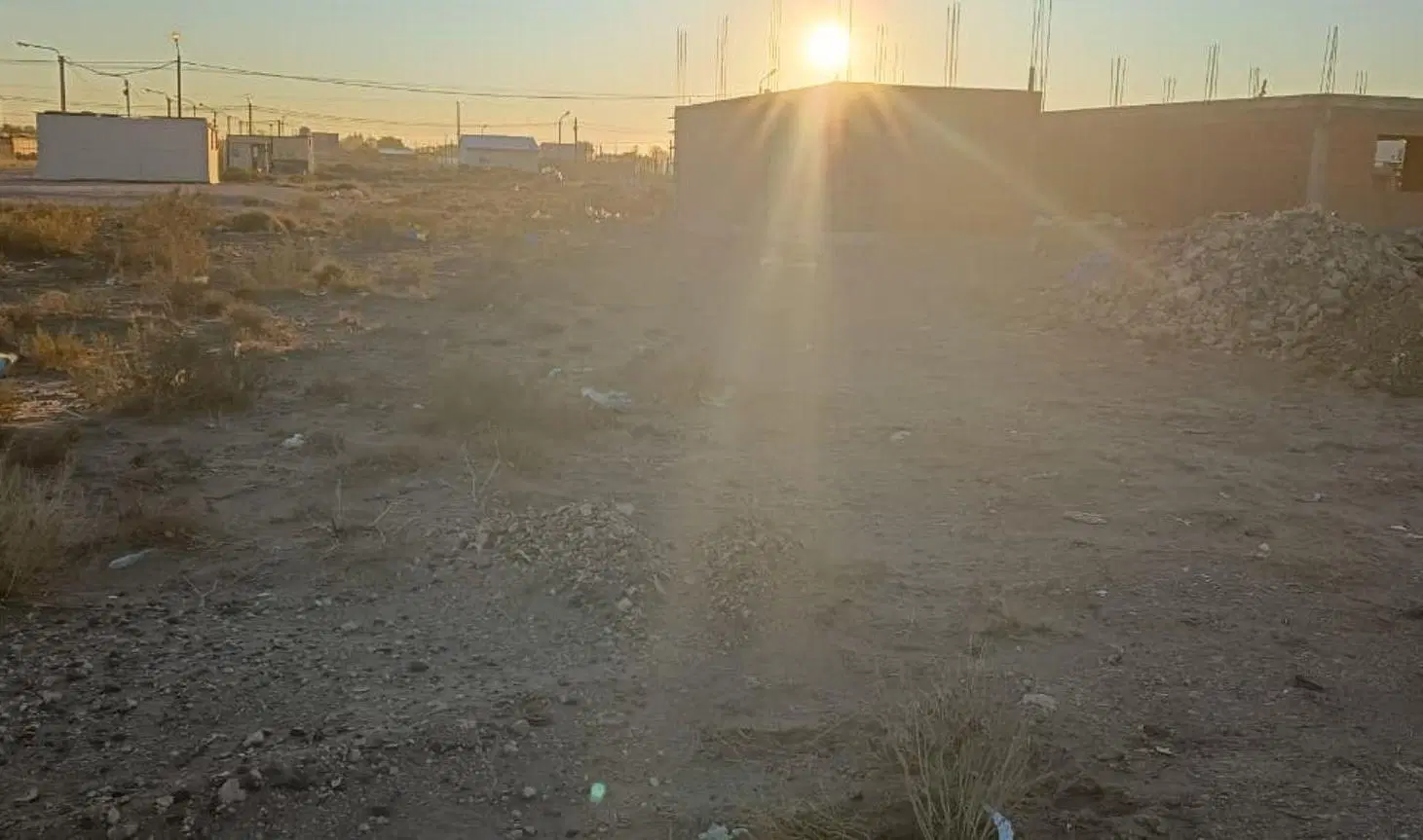 Lote 300 m2 con Escritura en Centenario 3