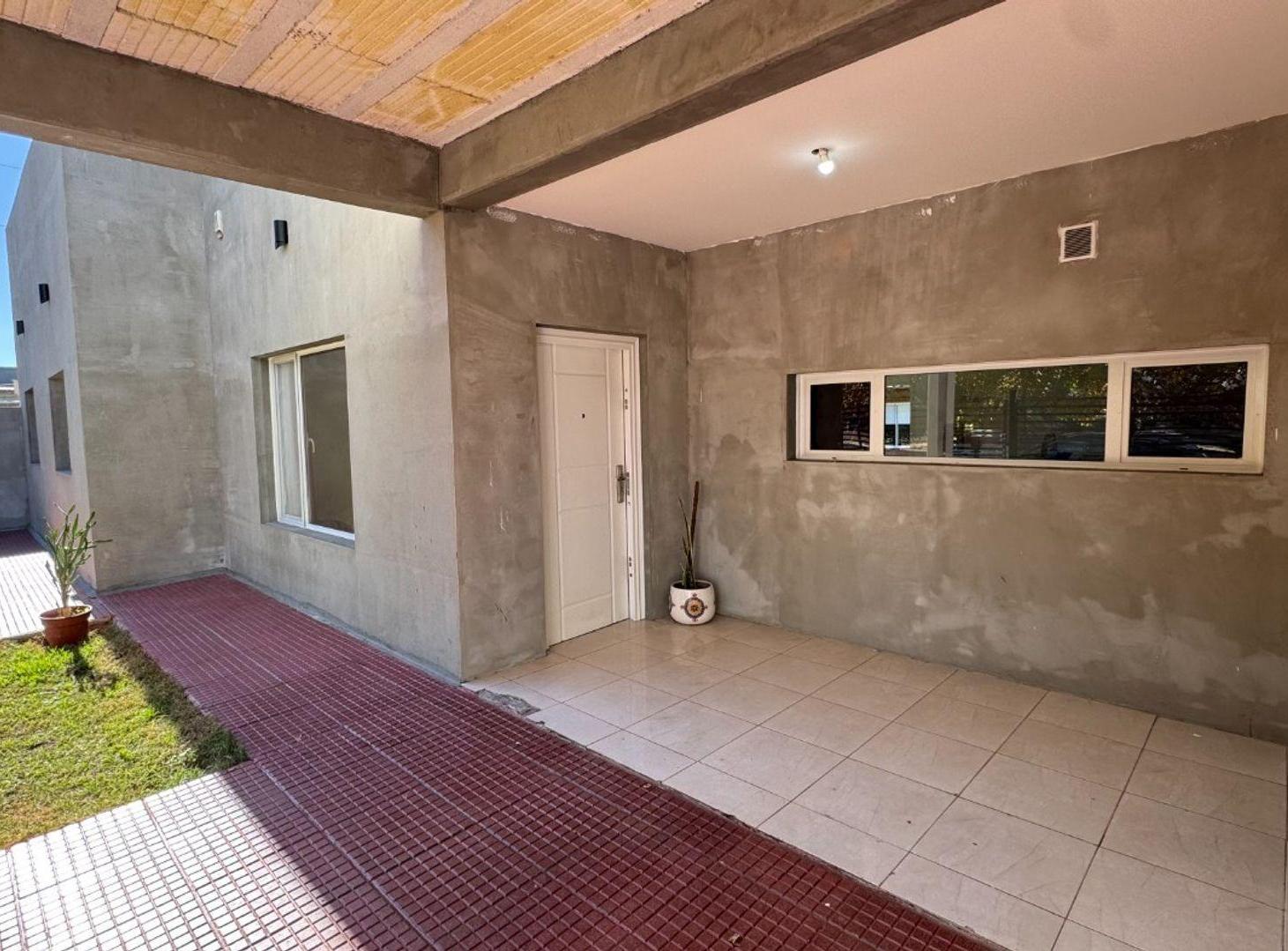 Venta Casa frente a espacio verde FLOREAL PLOTTIER