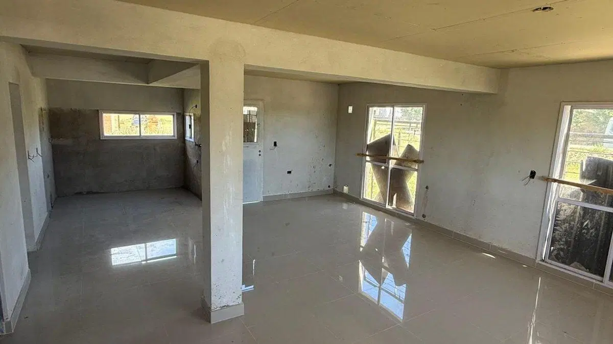 CASA A ESTRENAR EN VENTA 2 DORMITORIOS PLOTTIER 2