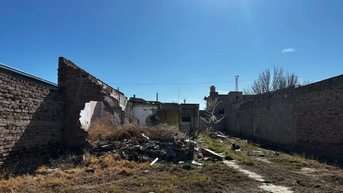 LOTE EN VENTA 300 m2 CIPOLLETTI 5