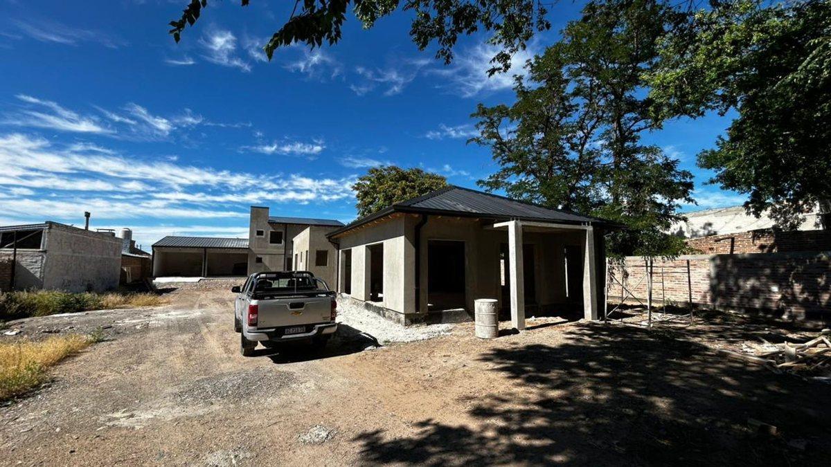 VENTA CASA EN POZO (3) DORMITORIOS PLOTTIER NQN