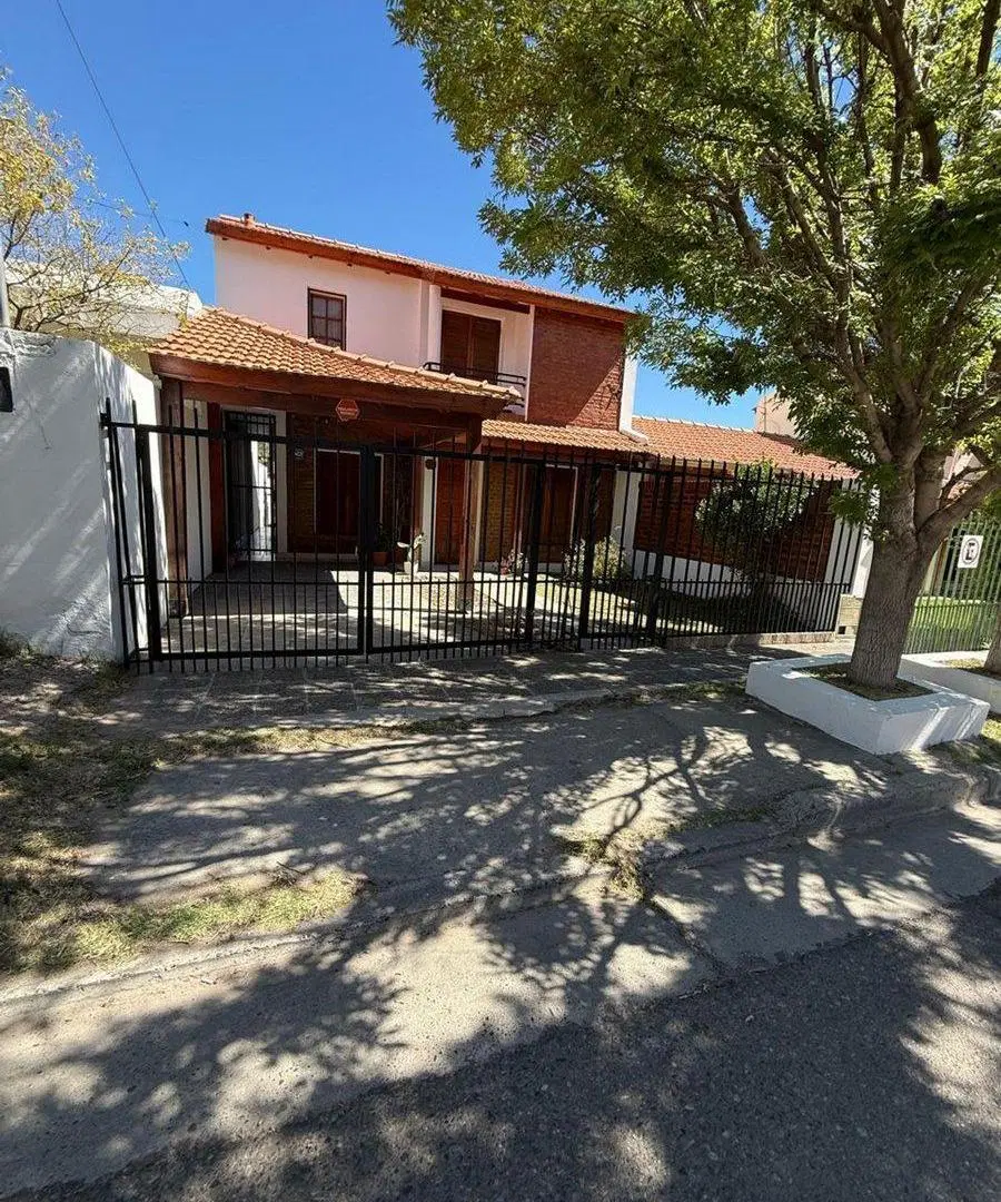 Casa en venta en Barrio Santa Genoveva – Neuquén 4