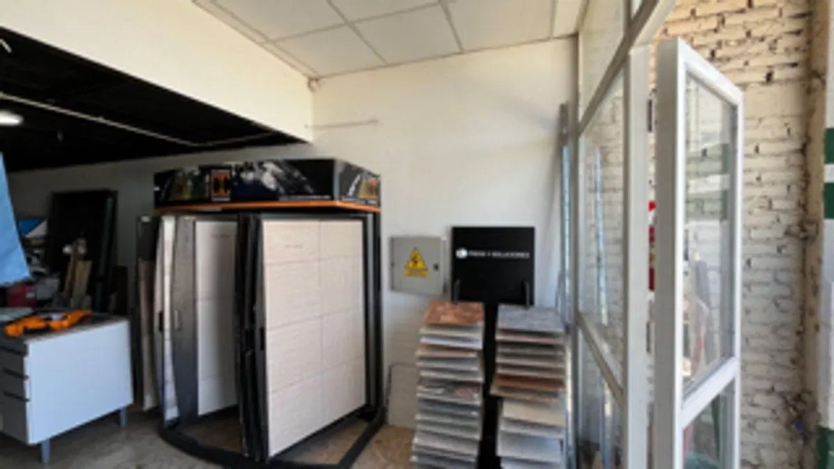 VentaGalpón de 300 m² 5M altura Trifásica, asfalto 2