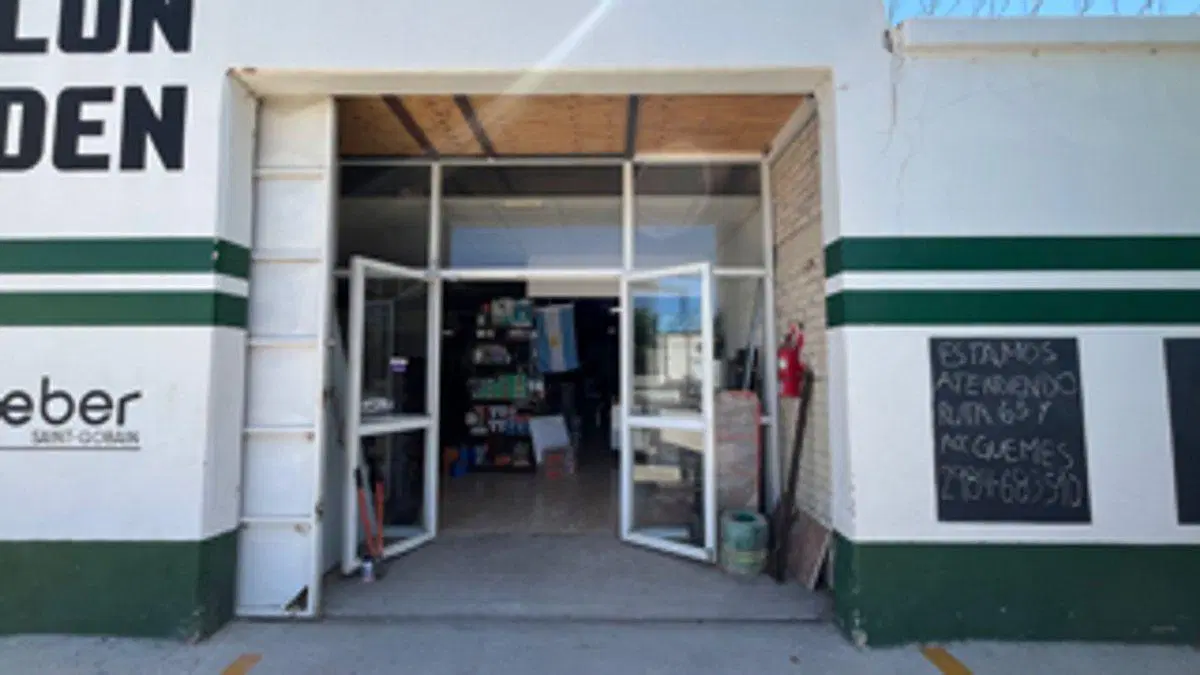 VentaGalpón de 300 m² 5M altura Trifásica, asfalto 4