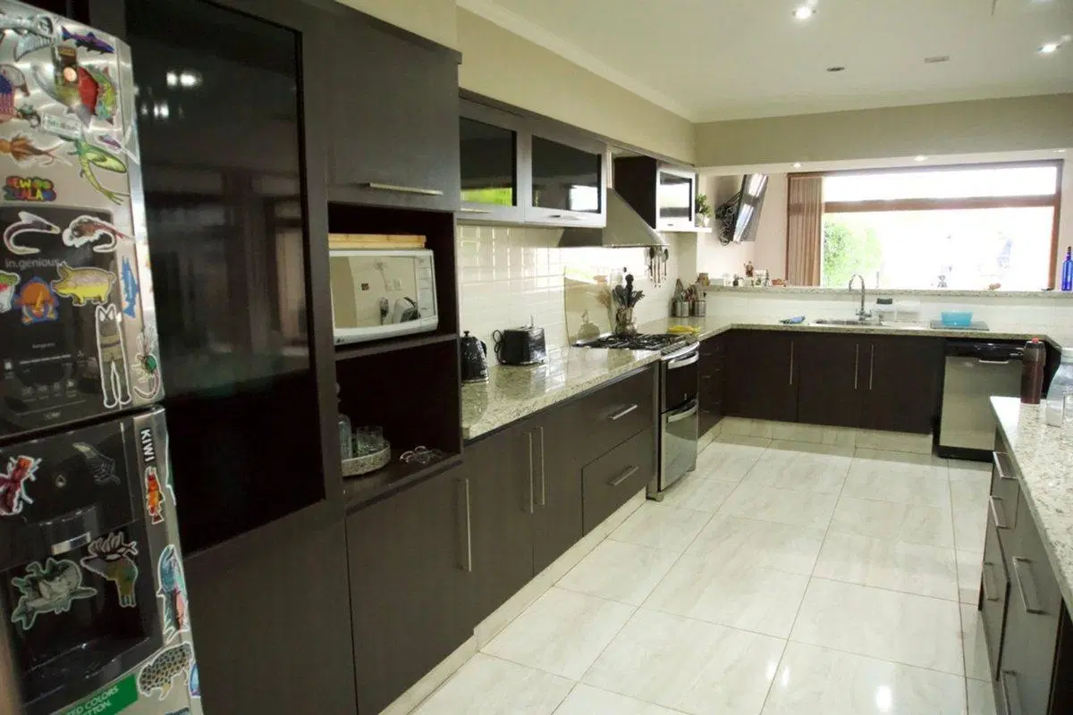 Casa premium con pileta climatizada en Allen 4