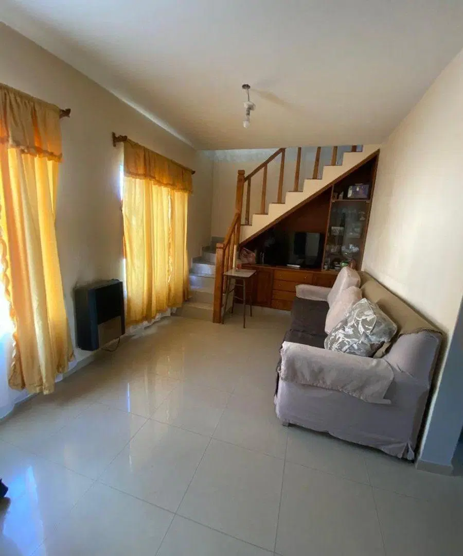 CASA 3 DORMITORIOS Y 2 departamentos 3