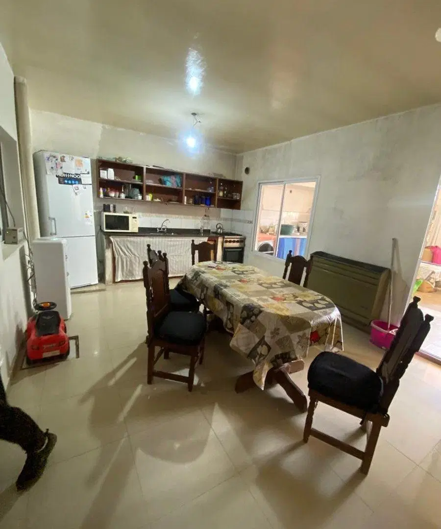 CASA 3 DORMITORIOS Y 2 departamentos 4