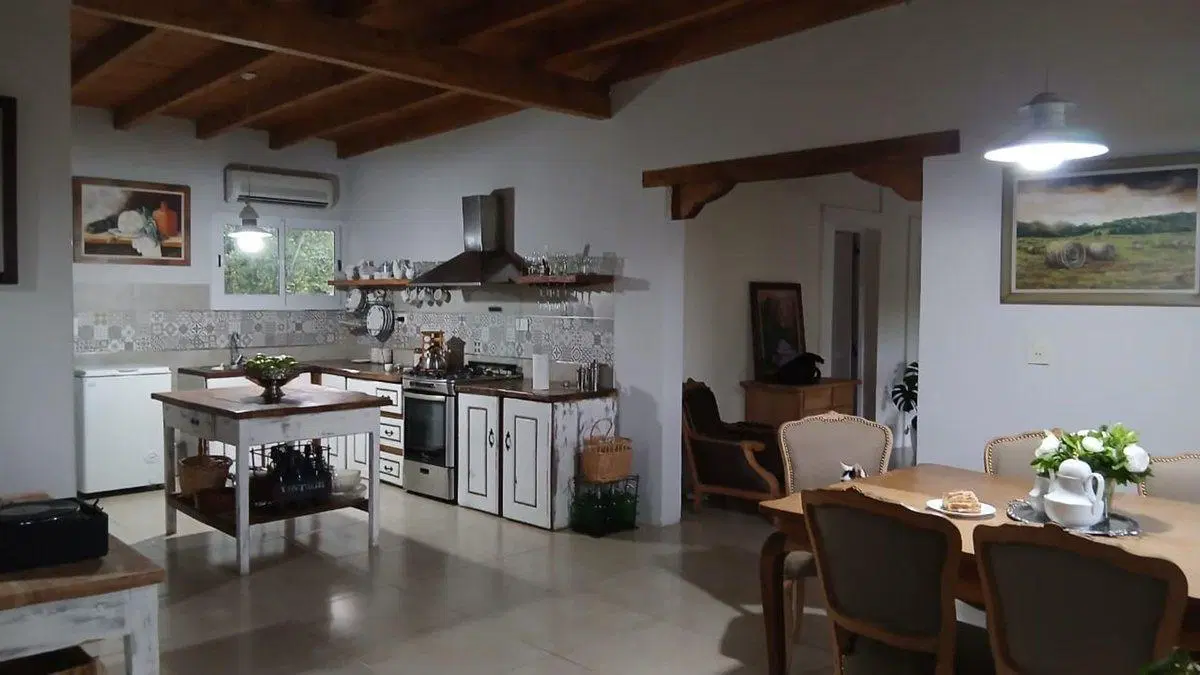 Venta excelente casaquinta en Barda del medio 3