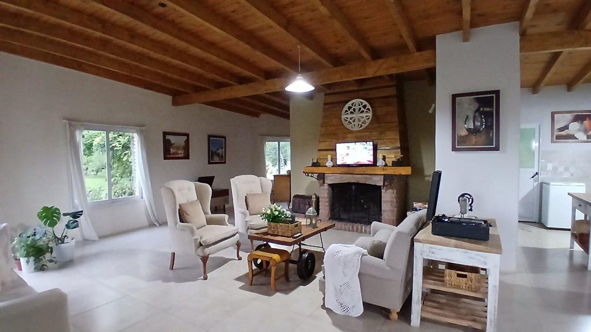 Venta excelente casaquinta en Barda del medio