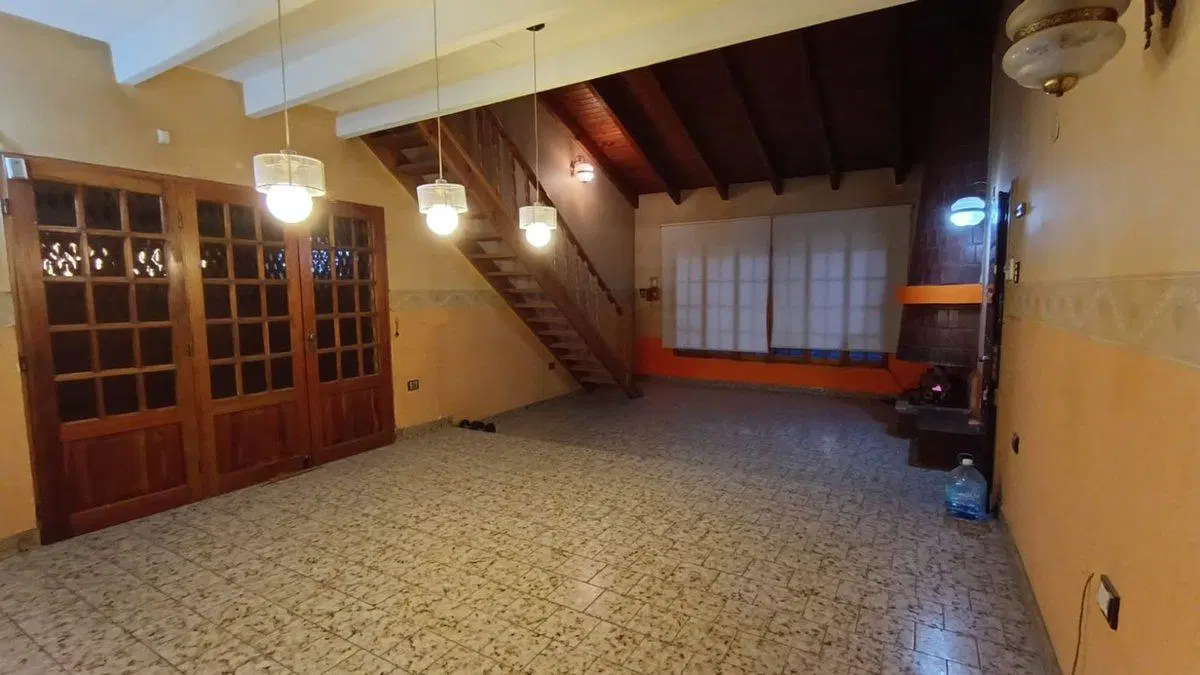 ALQUILER CASA 3 DORM - CENTRO DE PLOTTIER 2