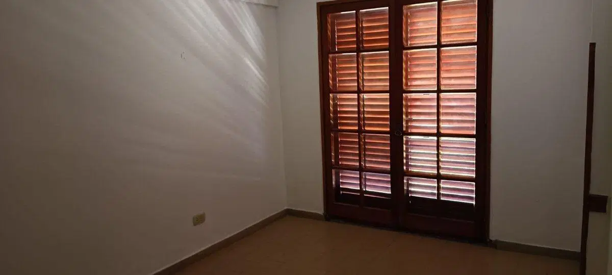 Chalet en Avenida principal Plaza Huincul 5