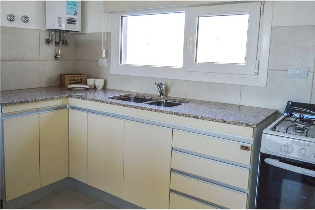 VENTA CASAS 2 DORM. LA FALDA, CIPOLLETTI 4