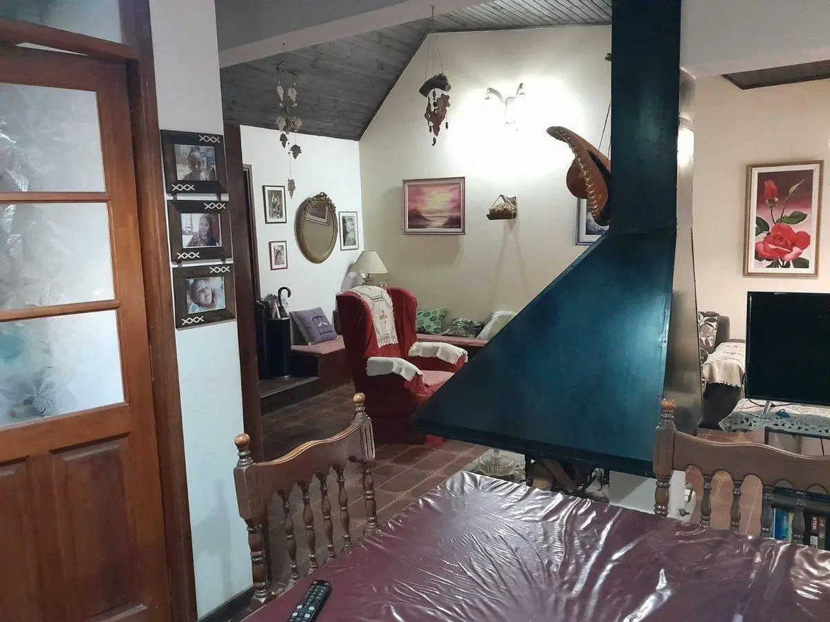 Casa en Venta Gral Roca  + dto 1 dormitorio 5