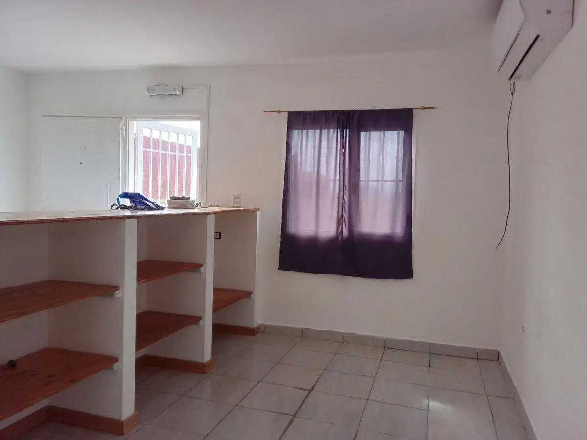 ALQUILER PREDIO INDUSTRIAL CON GALPON Y OFICINAS 4